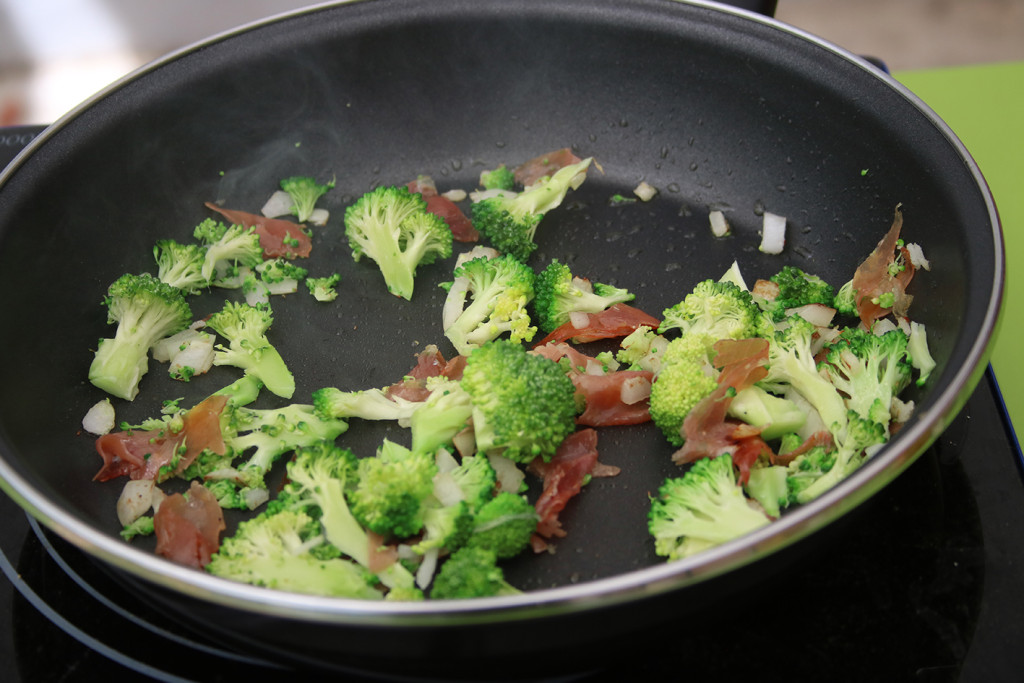 sandich de brocoli y jamon saltear